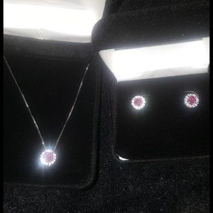 Earings and necklace